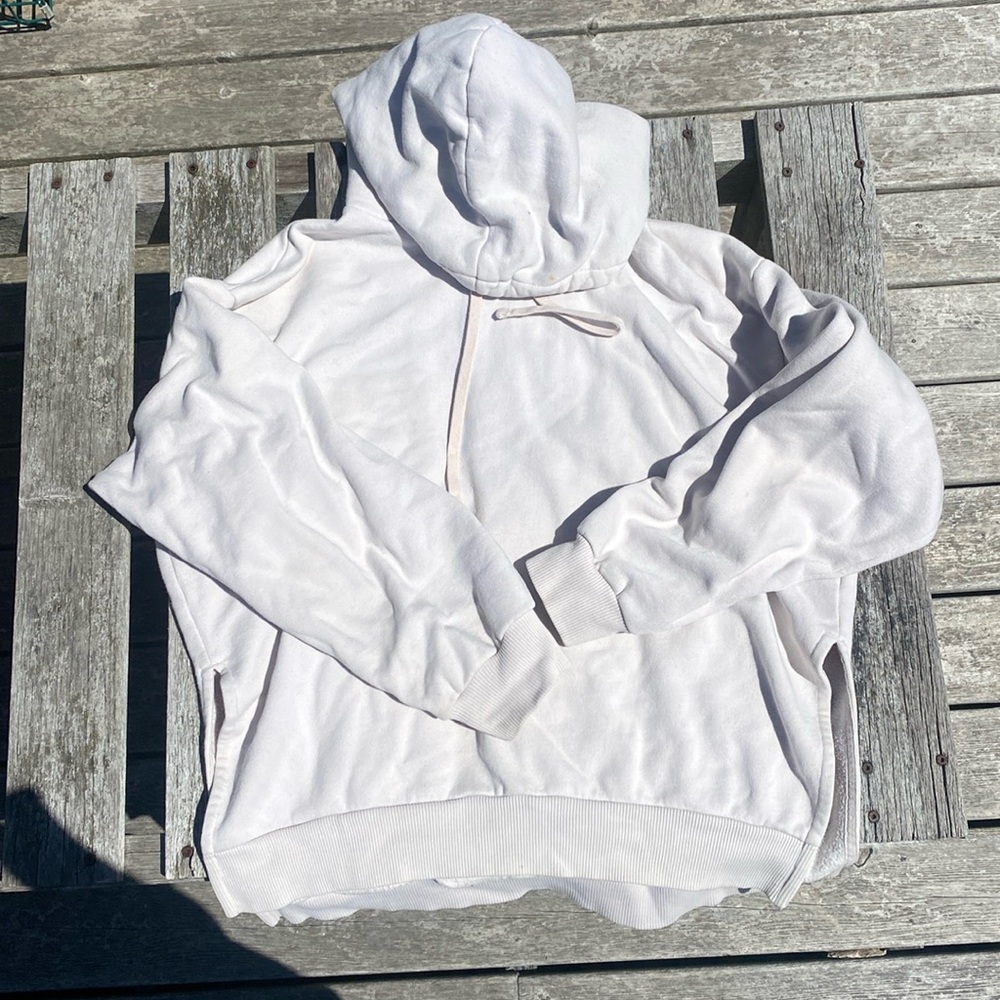 Size medium everlane hoodie with split seam